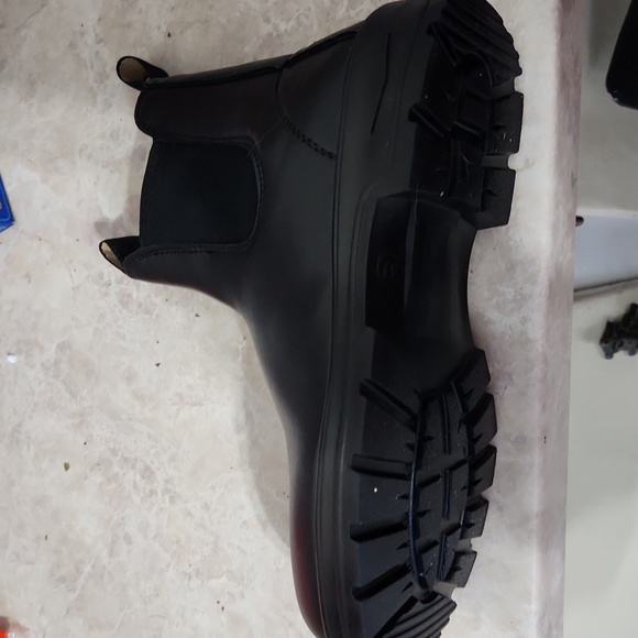 Blundstone Style boots NEW - Picture 2 of 4